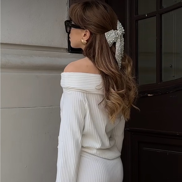 🔥 GORGEOUS H&M NWT Embellished Pearl Hair Bow Clip🔥 - Picture 7 of 14